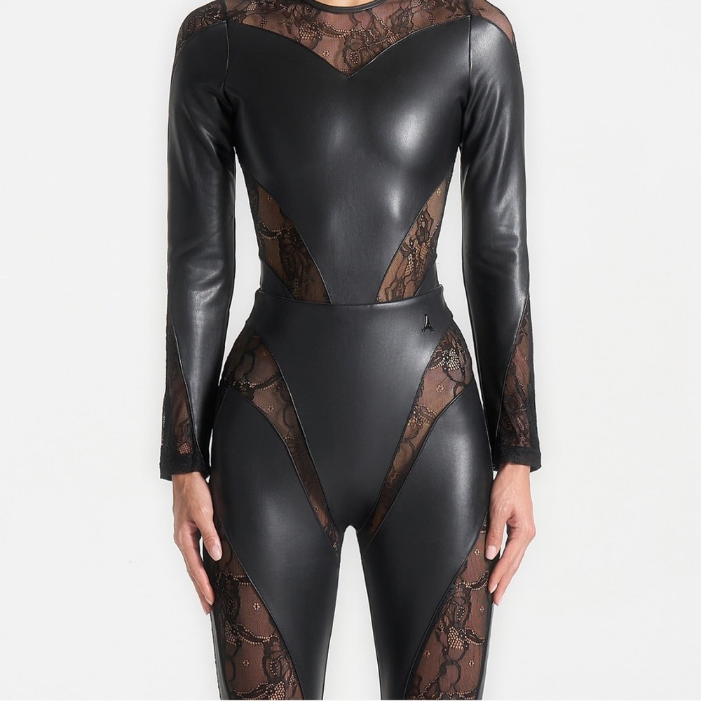Manière de Voir Two piece Set